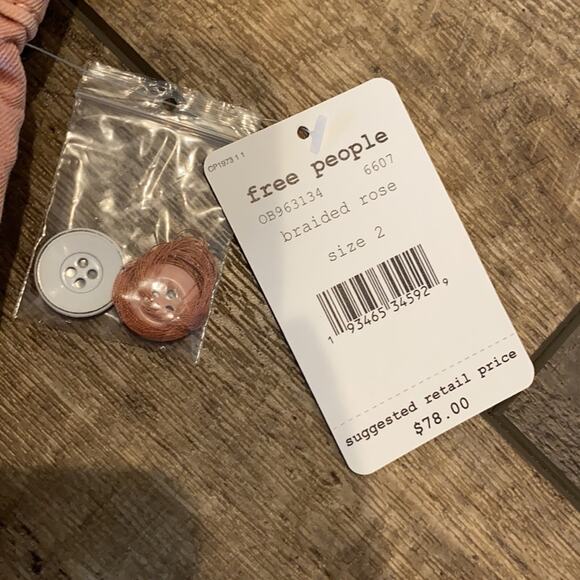 NWT WE The FREE Hi Waisted Utility Harem Shorts Size 2 - Picture 4 of 7